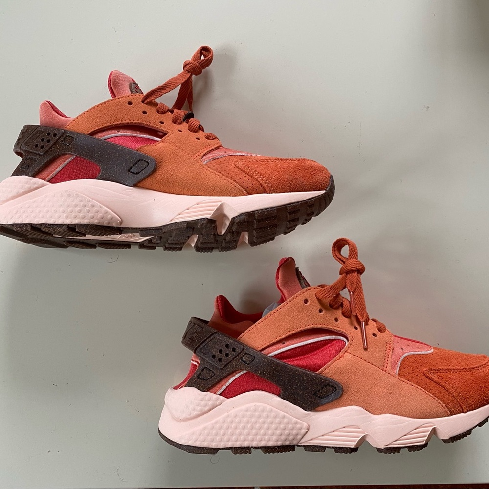 New in box Nike Huarache, rare colorway!